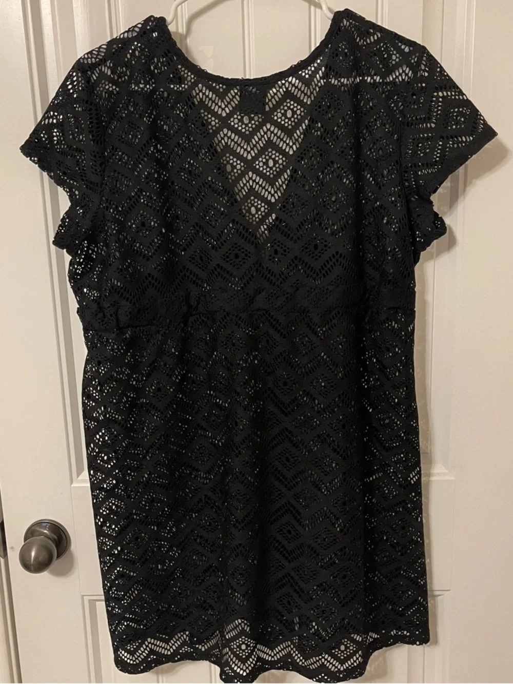 Catalina Women’s Large (12/14) Black Crochet V-Neck Swimsuit Coverup